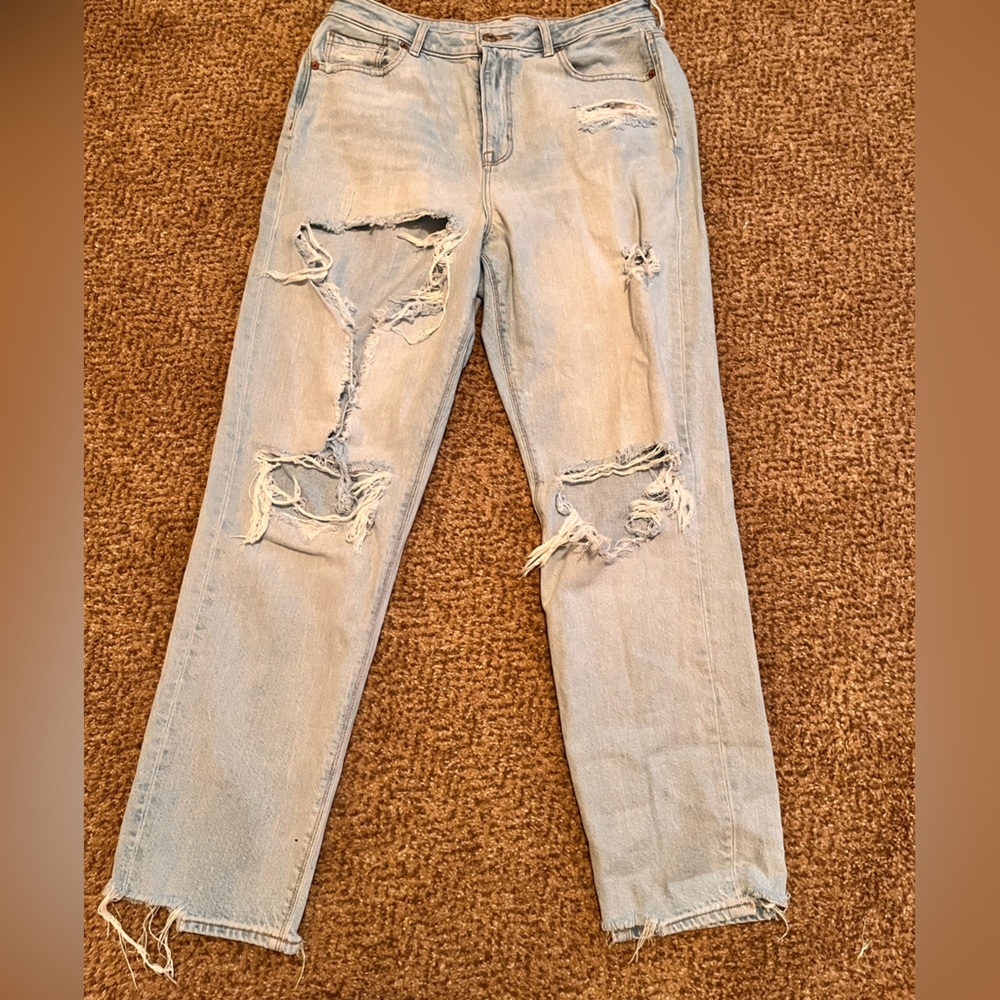 American Eagle ripped Mom jeans
